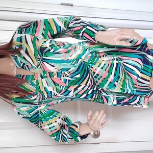 Cocomo M Abstract Island Resort Pleated 1/2 Button Front Tab Sleeves Tunic